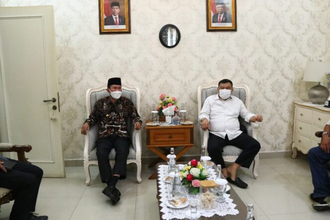 
Harnojoyo Dukung Atlet Tenis Lapangan Sumsel Berlaga di Kejurnas