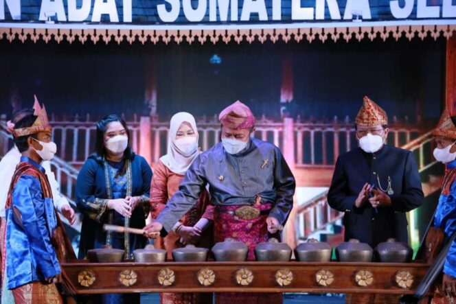 
Herman Deru Jadikan Pekan Adat Sebagai Wahana Menjaga Kelestarian Budaya Sumsel