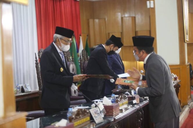 
					Pandangan Fraksi Sepakat Pembangunan Infrastuktur Merata