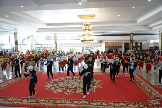 
Feby Deru Gencar Pupulerkan Senam Poco-Poco Kreasi Sumsel ke Tingkat Nasional