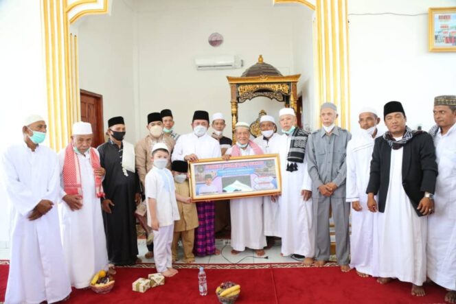 
					Majukan Syiar Islam, Herman Deru Resmikan Masjid Al Hijrah di Bukit Baru