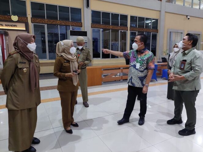 
					Server Pulih, Disducapil Palembang Kembali Layani Masyarakat