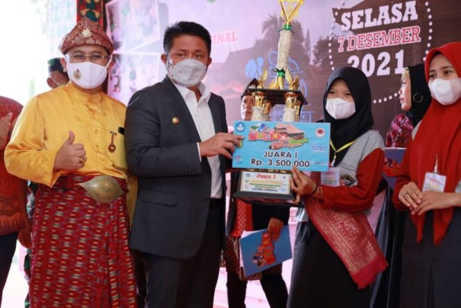 
Herman Deru: Cerdas Harus Dibarengi Kejujuran dan Wawasan