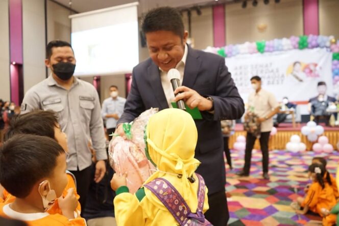 
					Herman Deru Main Tebak-Tebakan hingga Bernyanyi Bersama Anak PAUD di OKU