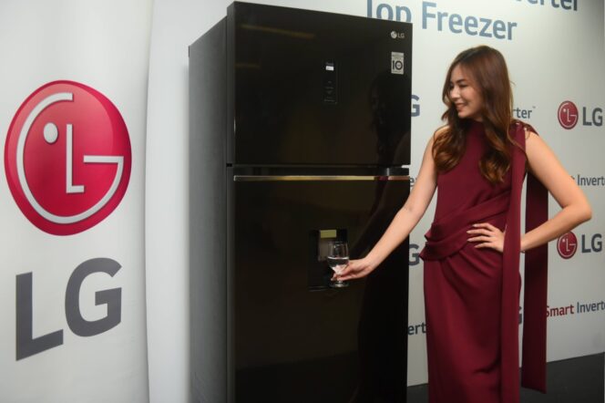 
					Kenalkan Kulkas 2 Pintu Dengan Dispenser Air, LG Tawarkan Higienitas dan Kesegaran Makanan Lebih Lama