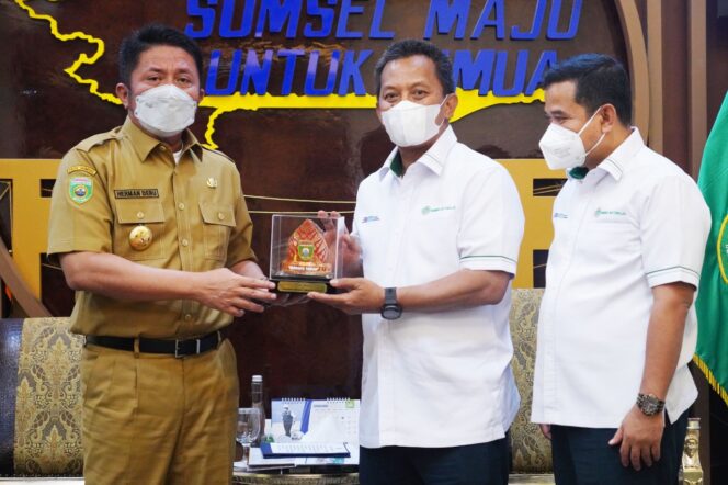 
PTSB Masuk Dalam Holding SIG, Herman Deru Yakini PTSB Mampu Berikan Efek Baik Bagi Daerah