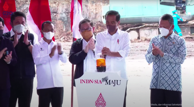 
Presiden Jokowi Groundbreaking Proyek Hilirisasi Batu Bara Jadi DME