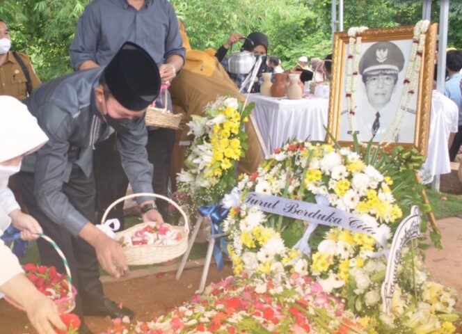 
Hadiri Pemakaman, Harnojoyo: Husni Peduli Pembangunan Palembang