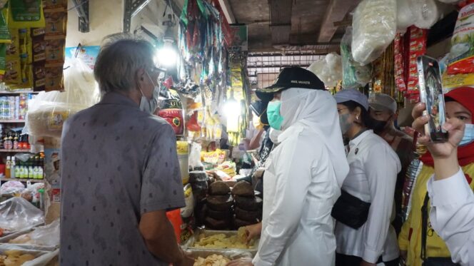 
					Sidak Pasar Soak Bato, Fitrianti: Tidak Ada Makanan Mengandung Zat Berbahaya