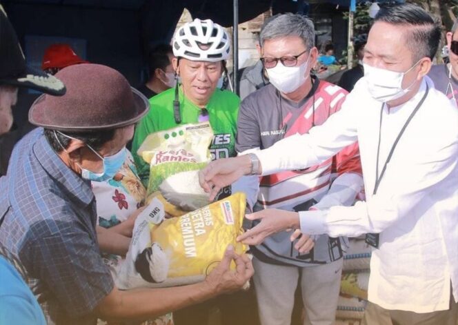 
ASN Gowes Community Palembang Bantu Korban Kebakaran di Kelurahan Ogan