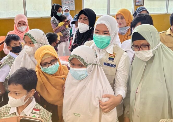 
Wawako Imbau Wali Murid Daftarkan Anak Ikut Vaksin