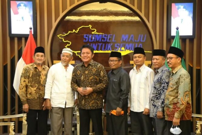 
Herman Deru Respon Keluhan Warga Muba Terkait Krisis Energi Listrik