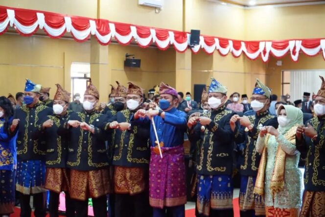 
Herman Deru Puji Kinerja Enos- Yudha Mampu Lanjutkan Pembangunan OKU Timur