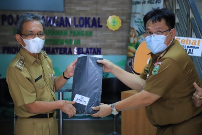 
Dukung GSMP, Setda Sumsel dan PUBM Salurkan Bantuan Polybag Media Tanam