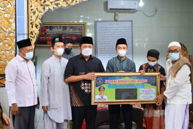 
Herman Deru Ajak Jemaah Masjid Nurul Iman Jaga Marwah Islam