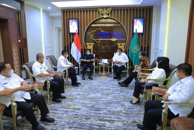 
Herman Deru Pesan ke Kakanwil BPN Sumsel Baru Fokus ke Tanjung Carat