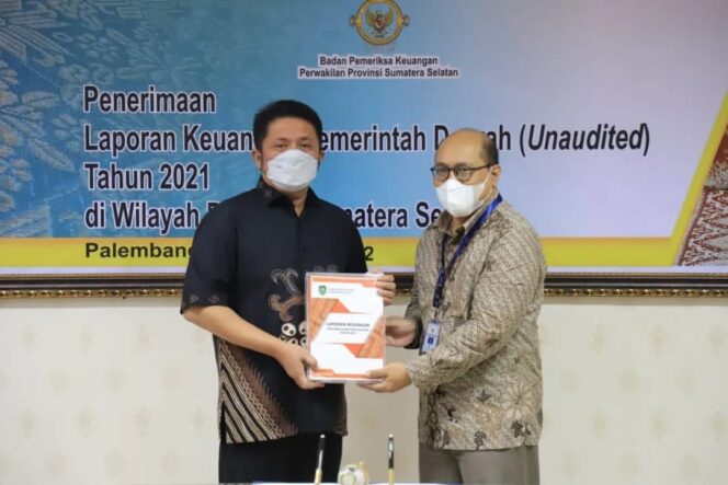 
Pemprov Sumsel Serahkan Laporan Keuangan 2021 Lebih Cepat