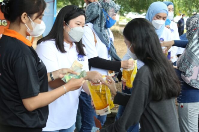 
Pemprov dan ICSB Sumsel Gelar OP Minyak Goreng Atasi Kelangkaan yang Terjadi di Masyarakat