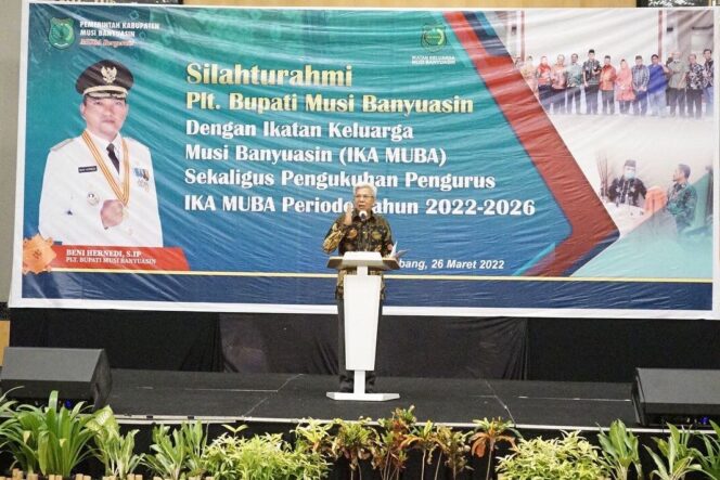 
Mawardi Yahya Kukuhkan Pengurus IKA MUBA 2022-2026