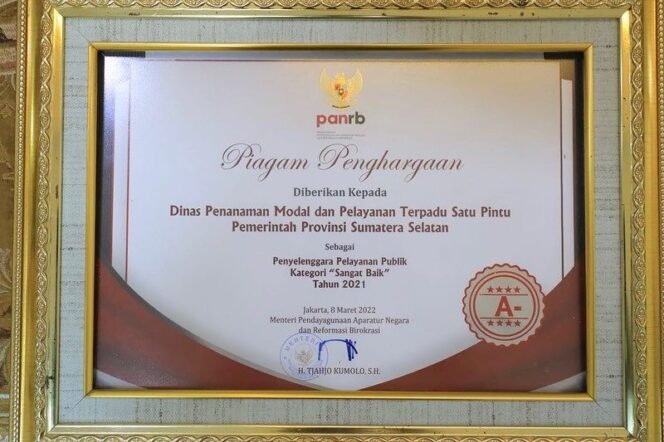 
Samsat UPTB Palembang I dan DPMPTSP Sumsel Raih Penghargaan Pelayanan Publik Tingkat Nasional