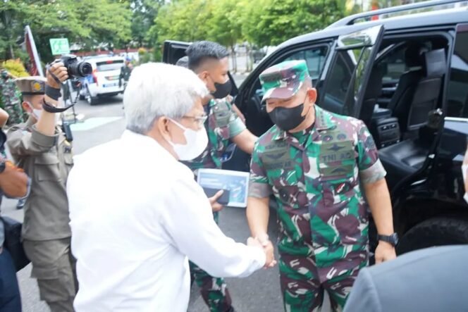 
Wagub Mawardi Yahya Dampingi KSAD  Berikan Kuliah Umum di UNSRI