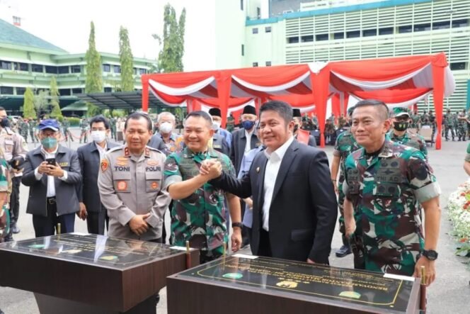 
Resmikan Gedung Makodam II Sriwijaya dan Makorem 044/Gapo, Jenderal Dudung Puji Herman Deru