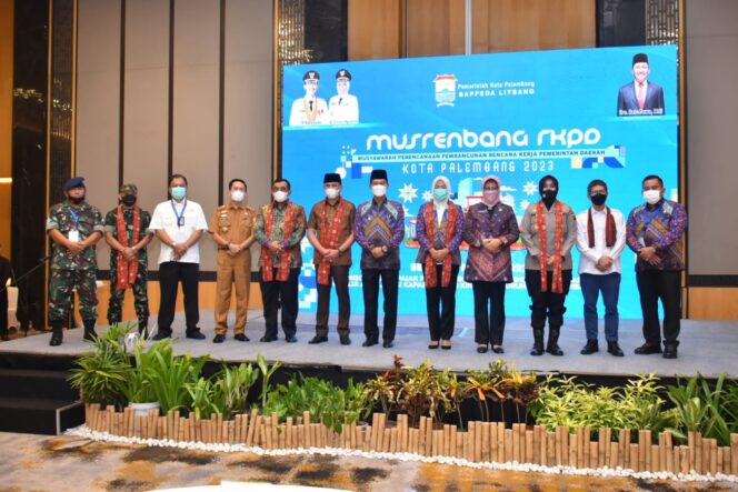 
Pemprov Sumsel Minta Wali Kota Palembang Turunkan Angka Pengangguran dan Kemiskinan