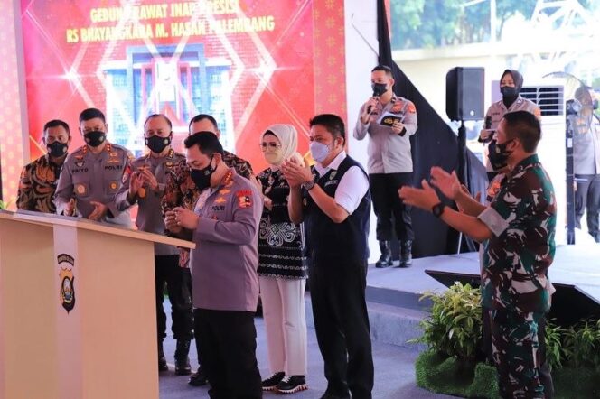 
Kapolri Puji Kegigihan Gubernur Herman Deru Wujudkan Berdirinya Gedung Utama Presisi Polda Sumsel