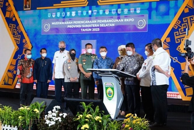 
Percepat Pembangunan dan Kejahteraan Rakyat, Herman Deru Sinergikan Program Prioritas Pusat dan Daerah