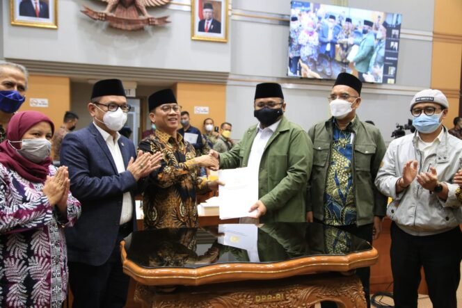 
Pemerintah – DPR Sepakati Biaya Haji 2022 Rata-rata Rp39,8 Juta per Jemaah