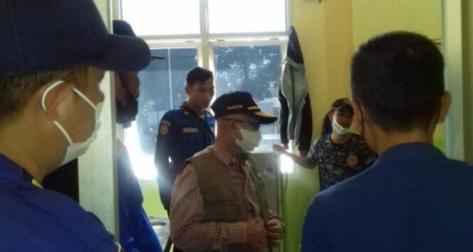 
					Hari Libur Sekda OI Tetap Lakukan Pemeriksaan Kesiapsiagaan Personel Satgas Posko BPBD dan Damkar