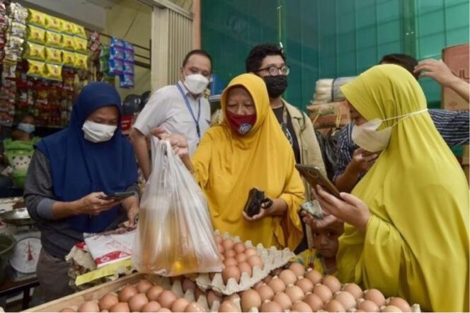 
Pemerintah Luncurkan Program Minyak Goreng Rakyat