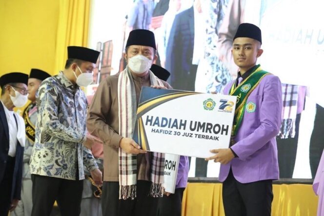 
Herman Deru Bangga Ponpes Raudhatul Ulum Banyak Melahirkan Penghafal Qur’an 30 Juz