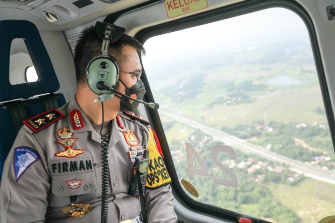 
Jelang Puncak Arus Balik, Kakorlantas Pantau Jalur Tol Lewat Udara