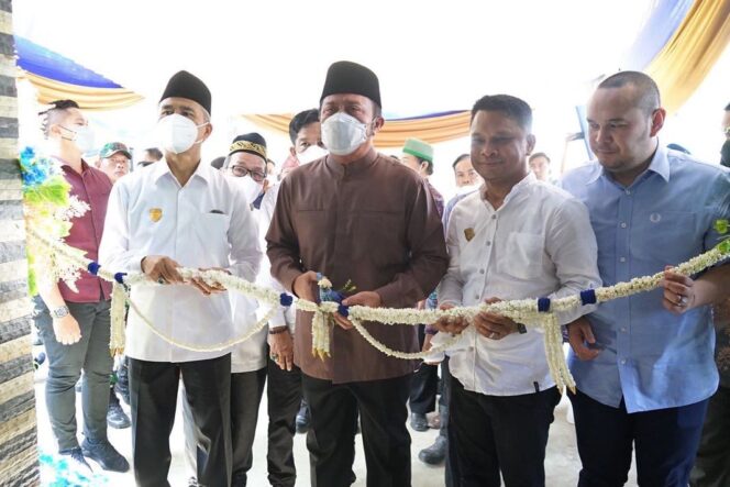 
Halal Bihalal, Herman Deru Resmikan Rumah Perjuangan IKB Manku