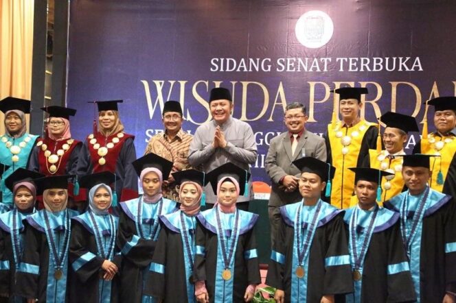 
Herman Deru Harapkan Alumni STIQ Al- Lathifyyah Terus Syiarkan Islam Dengan Ilmu Al- Qur’an