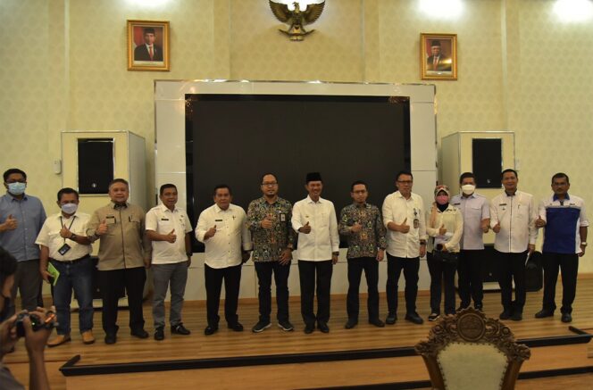 
Proyek KPBU, Tiga Box Culvert Dipasang di Palembang