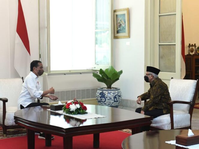 
Presiden Jokowi Silaturahmi dengan Wapres Ma’ruf Amin di Istana Merdeka