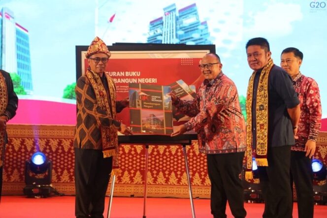 
Herman Deru Bangga Gedung OJK Bernuansa Kearifan Lokal