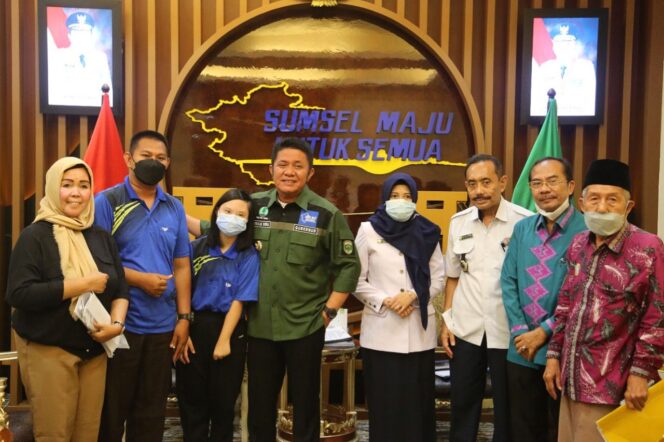 
					Herman Deru Lepas Keberangkatan Atlet Soina Sumsel Ikuti Pesonas di Semarang