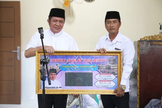 
					Herman Deru Apresiasi Pengurus Masjid Darusalam, Membangun Masjid Secara Mandiri