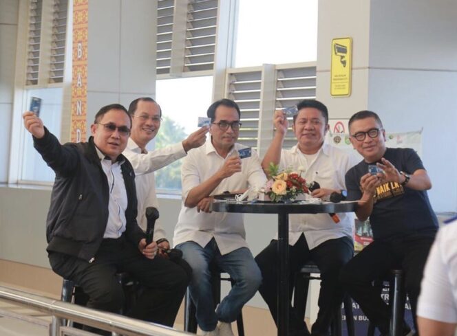 
					Dapat Bantuan Angkutan dari Kemenhub, Warga Palembang Kian Mudah Menjangkau LRT