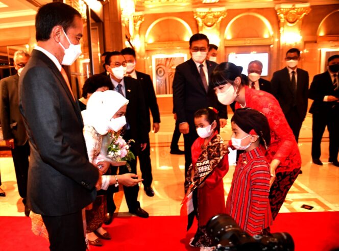 
					Presiden Jokowi dan Ibu Iriana Tiba di Seoul