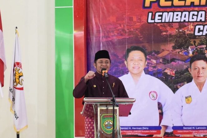 
					Herman Deru Dorong Lemkari OKU Efektifkan Langkah Cari Bibit Atlet Karate Berbakat Melalui Sekolah