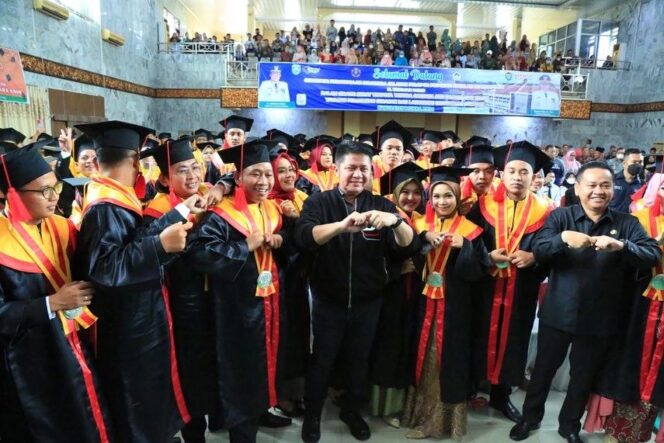 
Resmikan Universitas Pertama di Muara Enim, Herman Deru Dorong Pendidikan di Daerah Lebih Berkelas