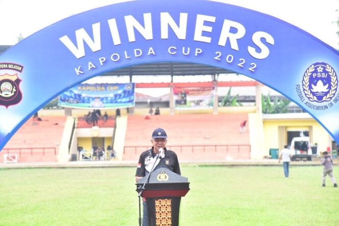 
Wagub Mawardi Harapkan Pemain Berbakat Kapolda Cup Jadi Kekuatan Baru Sepakbola Sumsel