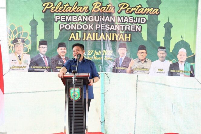 
					Herman Deru Bantu Wujudkan Pembangunan Masjid di Ponpes Al Jailaniyah Muara Enim