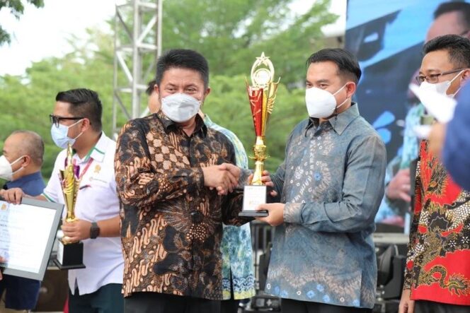 
Sriwijaya Expo Sedot 20 Ribu Pengunjung Dalam Sehari, Herman Deru Apresiasi Dekranasda dan ICSB Sumsel