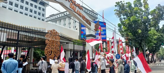 
Warga Muara Enim Menduga Aksi Demo di Kemendagri Syarat Kepentingan Politis