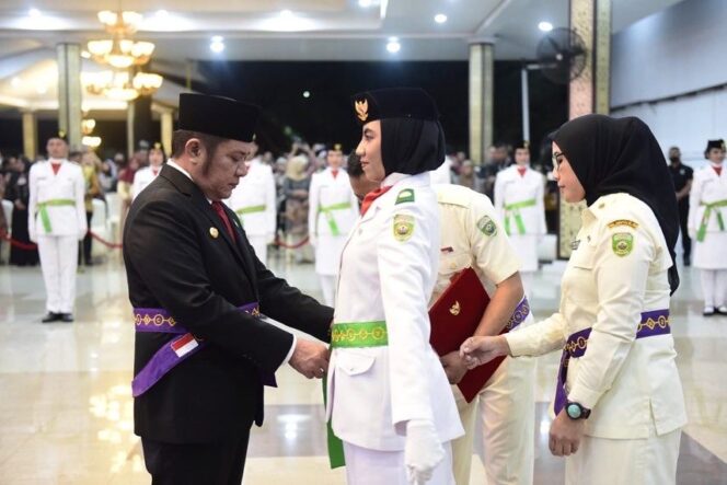 
					Herman Deru Kukuhkan Paskibraka Provinsi, Optimis Upacara Akan Berjalan Baik